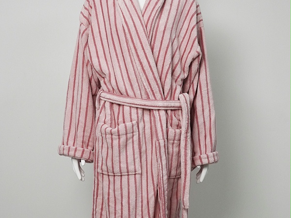 珊瑚绒条纹款青果领浴袍