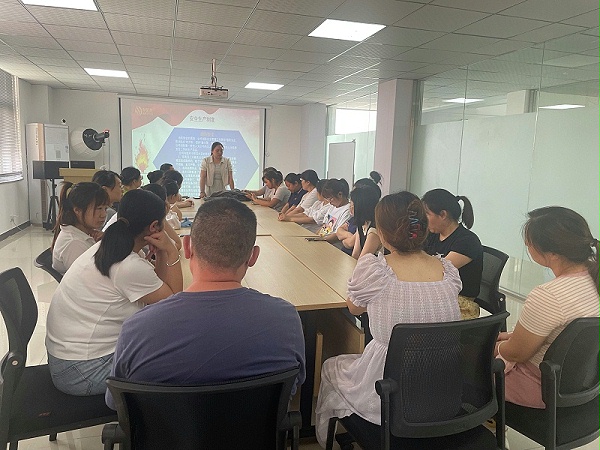 831ce7e7-9ac0-43e2-8b06-e25d3cf090c9