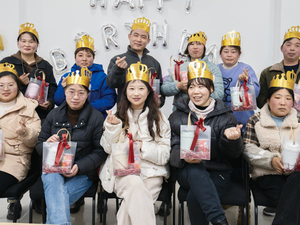 生日会合影（二）